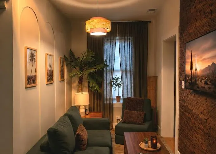 Desert Mirage Private Patio, Desk Parking *